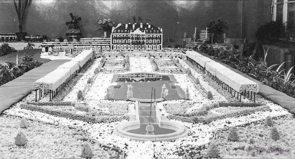 WEB Schloss aus Marzipan